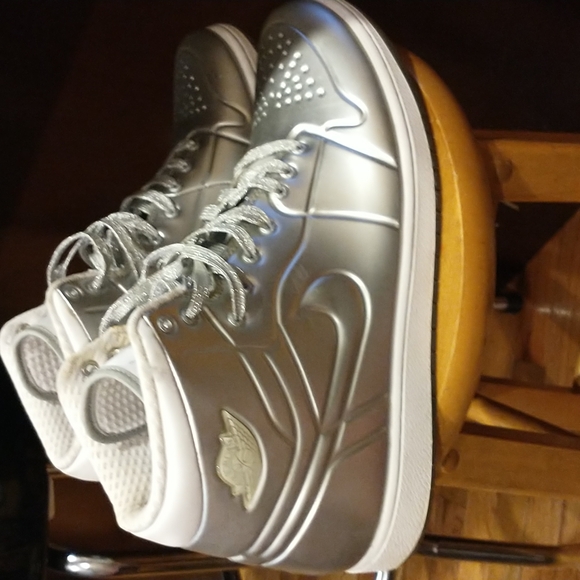 Air Jordan! - Picture 2 of 16